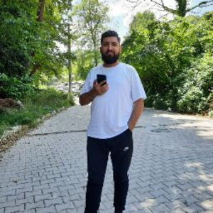 Meet your Posher, Loay